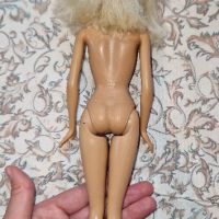 оригинална кукла Барби с базово тяло и лилава рокля, снимка 2 - Кукли - 45698813