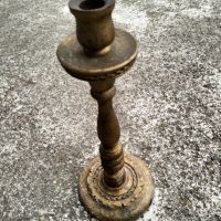Старинен дървен свещник, снимка 1 - Антикварни и старинни предмети - 45369976