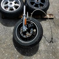 Джанти с гуми за скутери, снимка 1 - Части - 45384676
