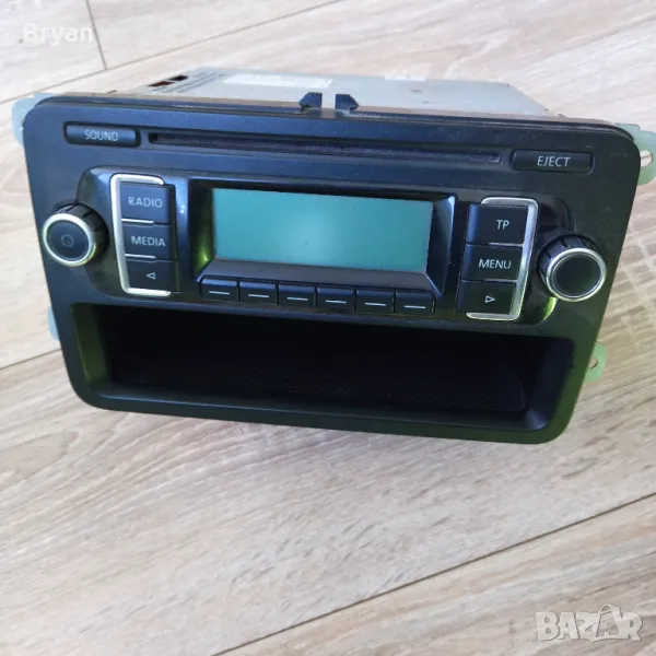 VW Caddy, Golf, Passat, Touran radio cd audio ULVWMP3, снимка 1