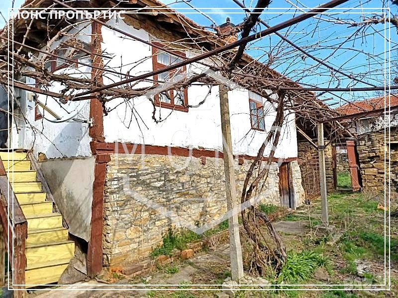 Двуетажна къща с двор в гр. Килифарево, обл. Велико Търново, снимка 1