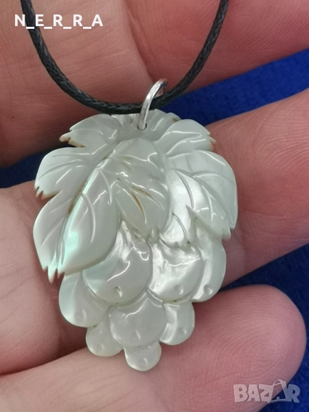 Медальон от естествен седеф, снимка 1