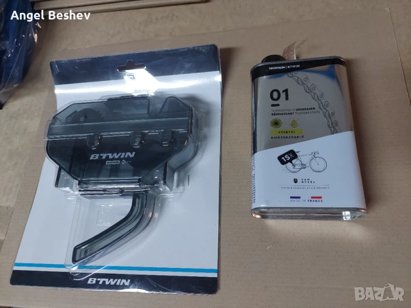 Уред за почистване на велосипедна верига + обезмаслител B-TWIN, снимка 1