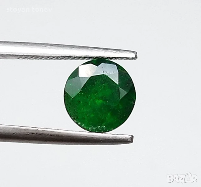 Цаворит в наситено зелен цвят и рядко срещана форма 1.53кт.! Нов, снимка 1