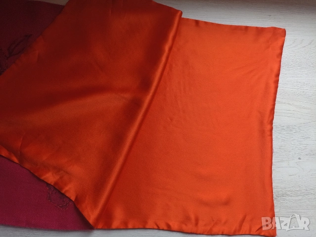 Дамски шал Emanuel Ungaro, снимка 6 - Шалове - 53682842