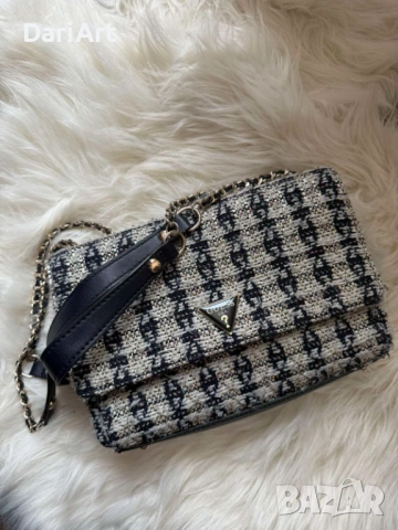 Оригинална чанта Guess, снимка 2 - Чанти - 53632835