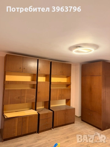 Секция с надстройка и двукрилен гардероб