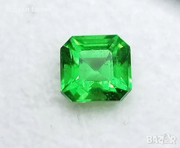 Изключителен неоново зелен Цаворит с рядка форма 0.89кт.! Нов!, снимка 8 - Други - 50324429