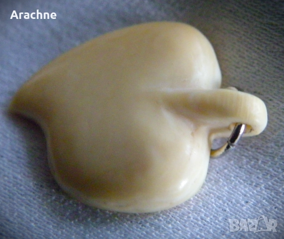 Гривна и медальон-сърце от слонова кост, снимка 7 - Гривни - 51824700