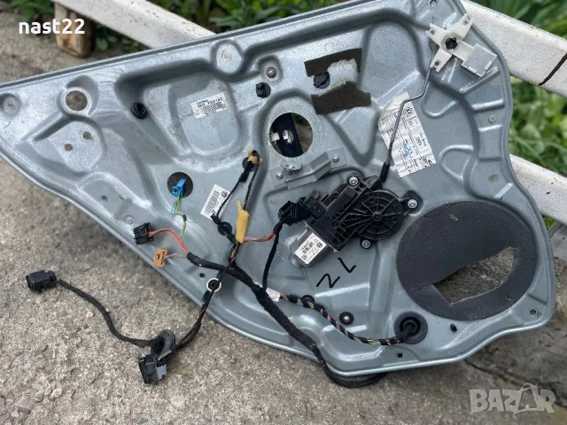 Заден ляв стъклоповдигач Фолскваген Поло 2004-2009 год, снимка 2 - Части - 50289422