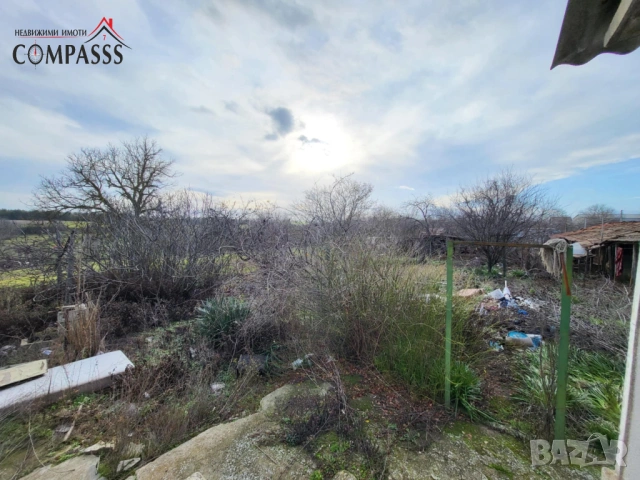 Къща с двор, с. Преселенци, Общ. Ген. Тошево - 40000евро!, снимка 14 - Къщи - 53115352