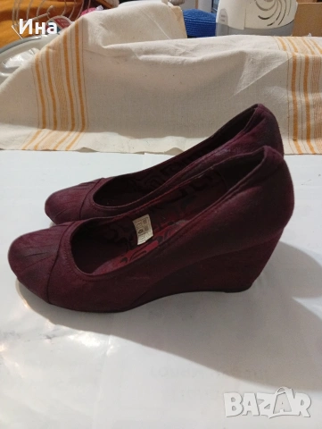 Елегантни обувки на Never 2 hot велур н.40, снимка 2 - Дамски обувки на ток - 53713941