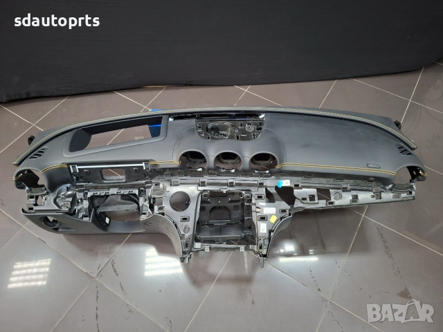 Ново Кожено Табло с Жълт шев Mercedes W206 AMG HUD, снимка 2 - Части - 53896437