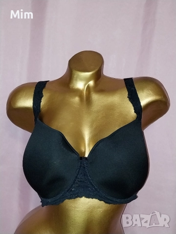 Triumph 95 D Черен сутиен с формовани чашки 