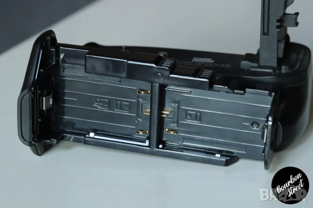 Батериен грип BG-E14 за Canon 70D / 80D Battery Grip, снимка 5 - Чанти, стативи, аксесоари - 52388012