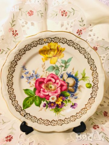 Порцеланова чиния с цветя , снимка 1 - Декорация за дома - 46290663