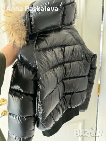 Яке на Pyrenex, качулка с естествен косъм от ракун, снимка 4 - Якета - 53612516