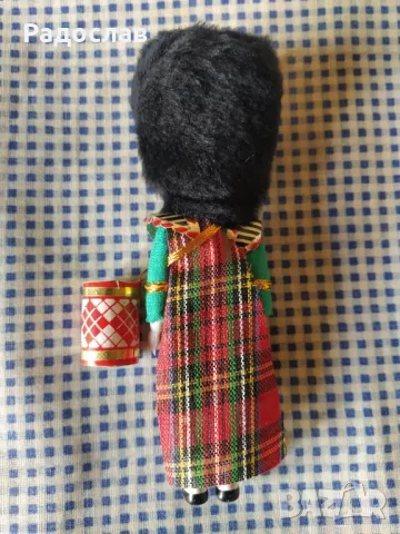 колекционерски кукли Шотландски гвардейци , снимка 7 - Други - 49686386