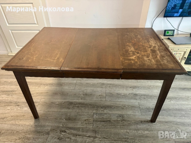 Масивна дървена маса