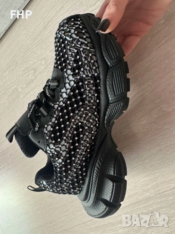 Нови модерни дамски маратонки 