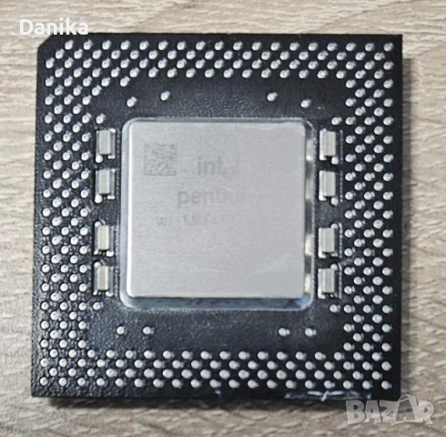 Работещ Intel Pentium 200 MMX процесор ретро CPU Socket 7