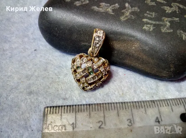 SWAROVSKI СКЪПОЦЕНЕН АЖУРЕН ПОЗЛАТЕН МАРКОВ АРТ ПЕНДАНТ СЪРЧИЦЕ с КРИСТАЛИ СВАРОВСКИ МАРКИРАН 39267, снимка 9 - Колиета, медальони, синджири - 48818759