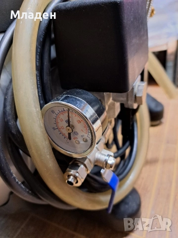 Стоматологичен компресор durr Tornado 1, снимка 4 - Стоматология - 53387770