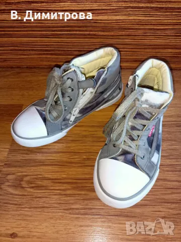 Гуменки Levi's - 32 номер, гр. Варна, снимка 3 - Детски гуменки - 49978645