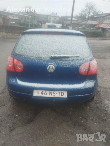 Голф 5 всичко в изправност,но  лявото стъкло за видимост е счупено,, снимка 3 - Автомобили и джипове - 53192713