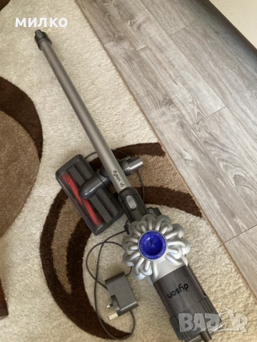 Акумулаторна прахосмукачка Dyson V-6, снимка 5 - Прахосмукачки - 53565624