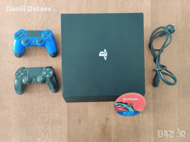 PS4 Pro 1TB с 2 джойстика + игри, снимка 1 - PlayStation конзоли - 48113930