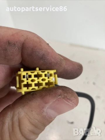 Закопчалка на преден колан за Mercedes S500 W220 (1998-2005) 2208200216 , снимка 2 - Части - 54027461