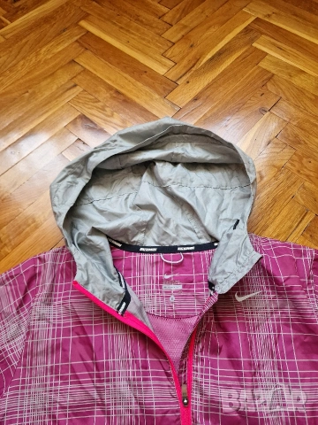 Страхотна дамска ветровка , яке NIKE размер S , снимка 4 - Якета - 54255017