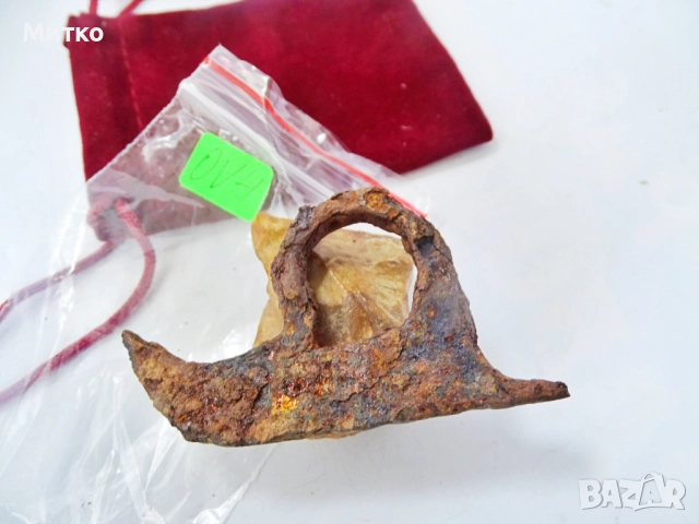 Стар чакмак огниво, кремък в велурена кесия 1, снимка 2 - Антикварни и старинни предмети - 52581803