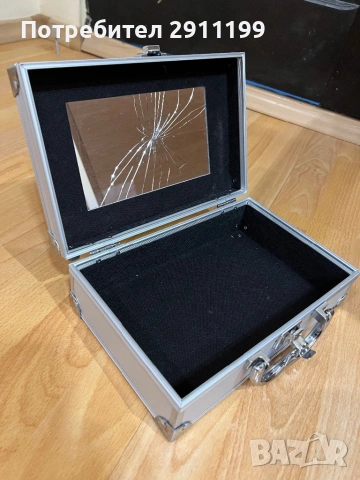 Малък алуминиев куфар, снимка 6 - Куфари с инструменти - 53828942