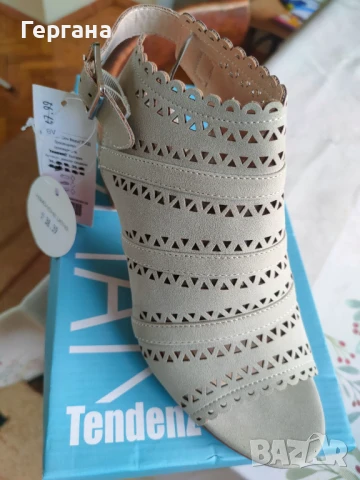 Нови дамски сандали на Тенденс 
