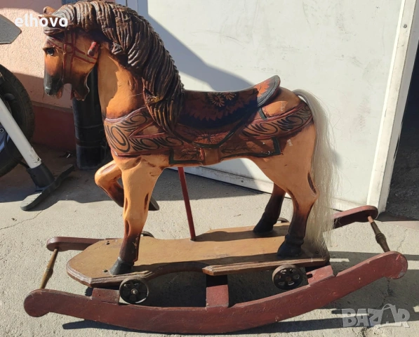 Дървено конче, люлка