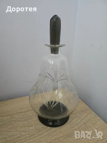 Кристална гарафа , снимка 2 - Антикварни и старинни предмети - 50277016