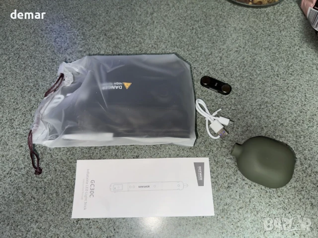 Neewer BASICS 30W Ръчна RGB филър лампа 90см, надуваема, 5000mAh-GC30C, снимка 9 - Чанти, стативи, аксесоари - 50909468