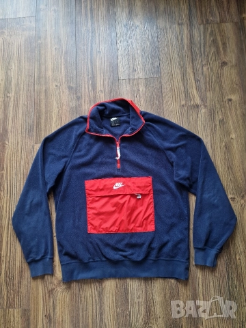 Страхотен мъжки суитчър NIKE ,винтидж модел , размер М