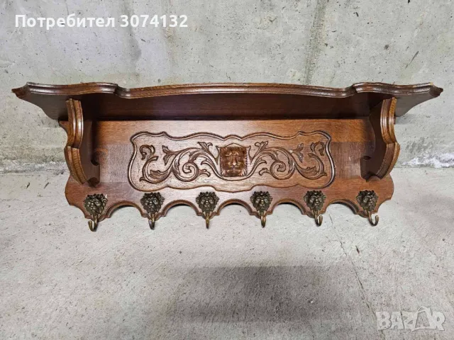 Закачалка за стена с дърворезба