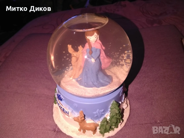 Музикална кутия стъклена снежна топка с герои от филма на Дисни "Замръзналото кралство"  Frozen Ана , снимка 6 - Декорация за дома - 53327284