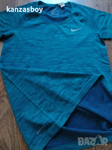 Nike W NK ZNL CL RELAY TOP SS - страхотна дамска тениска КАТО НОВА С , снимка 5 - Тениски - 51824086