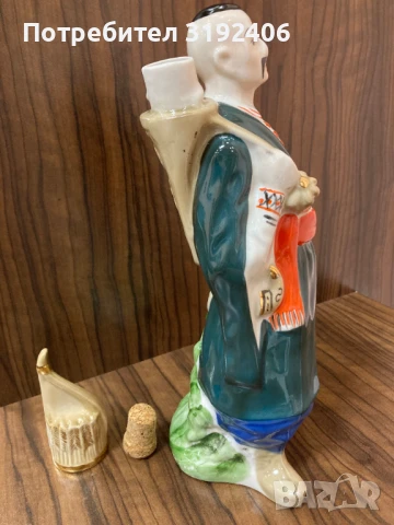 Порцеланова фигура бутилка за алкохол, отлично състояние, снимка 5 - Антикварни и старинни предмети - 50648830