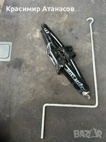 Крик за Тойота Авенсис T27. Комби. 2015-2019г