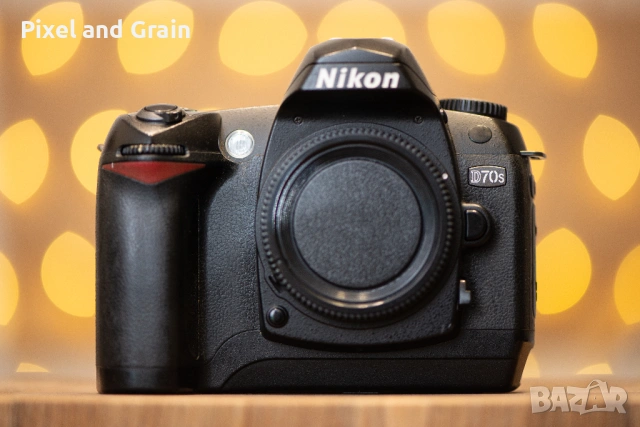 Nikon Д70s фотоапарат + два обектива и аксесоари Никон