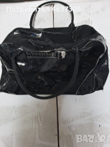 маркова черна лачена  чанта, снимка 2 - Чанти - 53666183