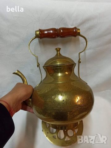 Бронзов голям действащ чайник ,ръчна изработка -калайдисан отвътре  ръчно гравирани орнаменти , снимка 4 - Антикварни и старинни предмети - 46181767