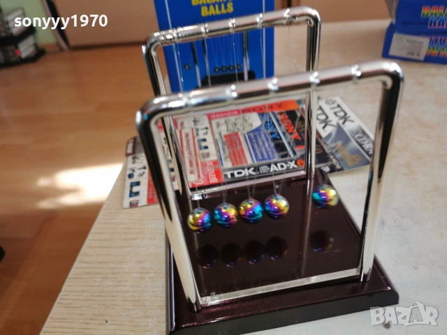 Люлката на Нютон-ХАМЕЛЕОН ТОПЧЕТА ОТ МЕТАЛ 1501261740, снимка 9 - Колекции - 53112369