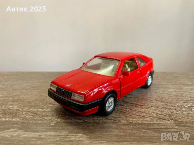 Модел автомобил Welly No. 9039 Volkswagen Corrado, снимка 2 - Антикварни и старинни предмети - 53597012